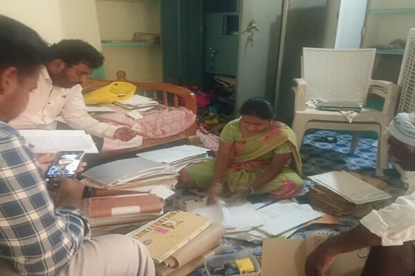 భారీగా నకిలీ రెవెన్యూ రికార్డులు, డీకేటీ పట్టాలు తయారు – రంగంలోకి కలెక్టర్!
