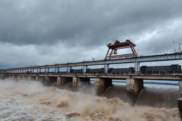 పెరుగుతున్న గోదావరి నీటిమట్టం..